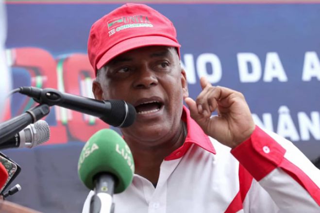 Líder da UNITA diz que guerra entre "marimbondos" não ajuda Angola