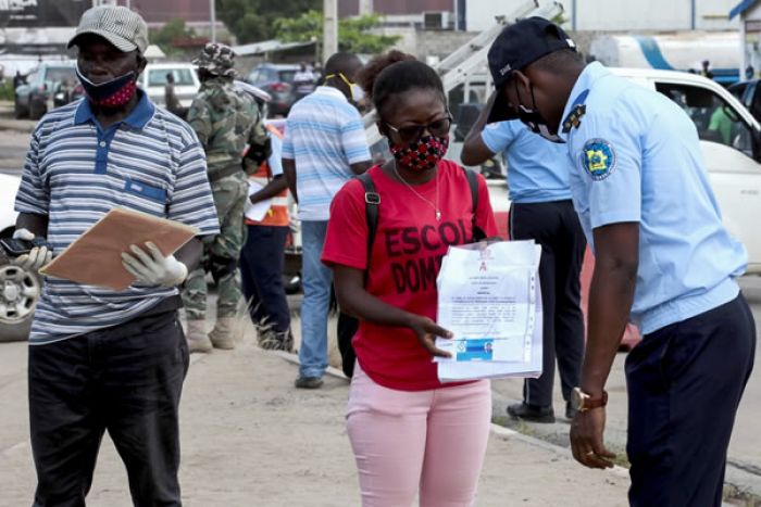Comprovativos de testes de Covid-19 em Angola sob suspeita