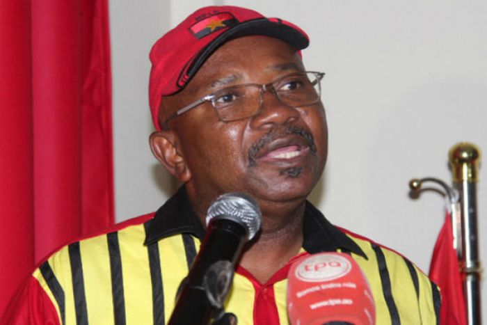 MPLA não precisa de "pára-quedistas e bailarinos partidários de boa lábia" - Boavida Neto
