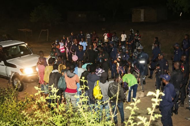 Polícia angolana detém mais de 200 suspeitos de garimpo ilegal após acidente mortal