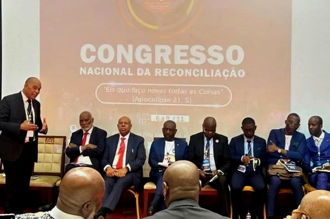 Congressistas pedem a PR angolano uma comissão de verdade, reconciliação e justiça