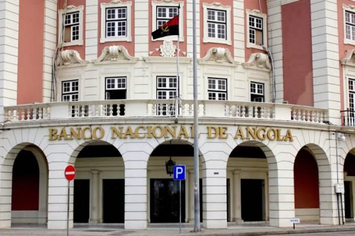 Parlamento autoriza violação à Lei do BNA e "mata" independência do banco central
